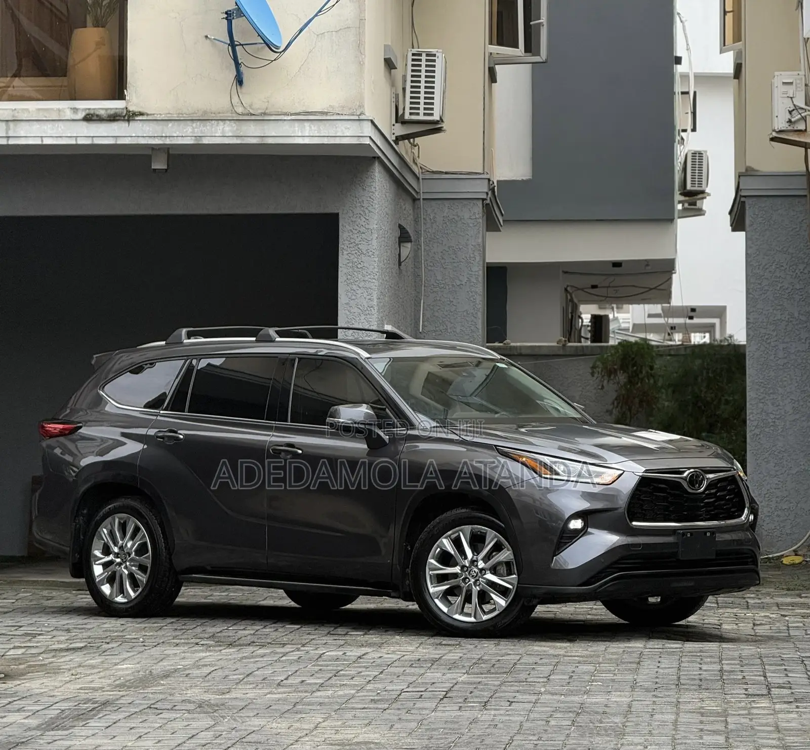Toyota Highlander Limited AWD 2023 Gray