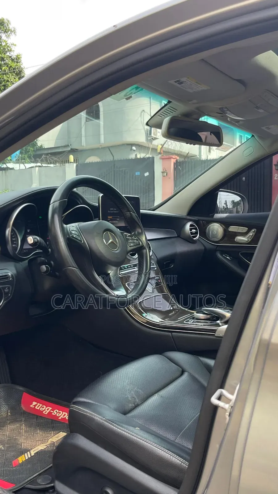 Mercedes-Benz C300 Luxury 4dr AWD 4Matic Sedan (2.0L 4cyl 7A) 2015 Gray