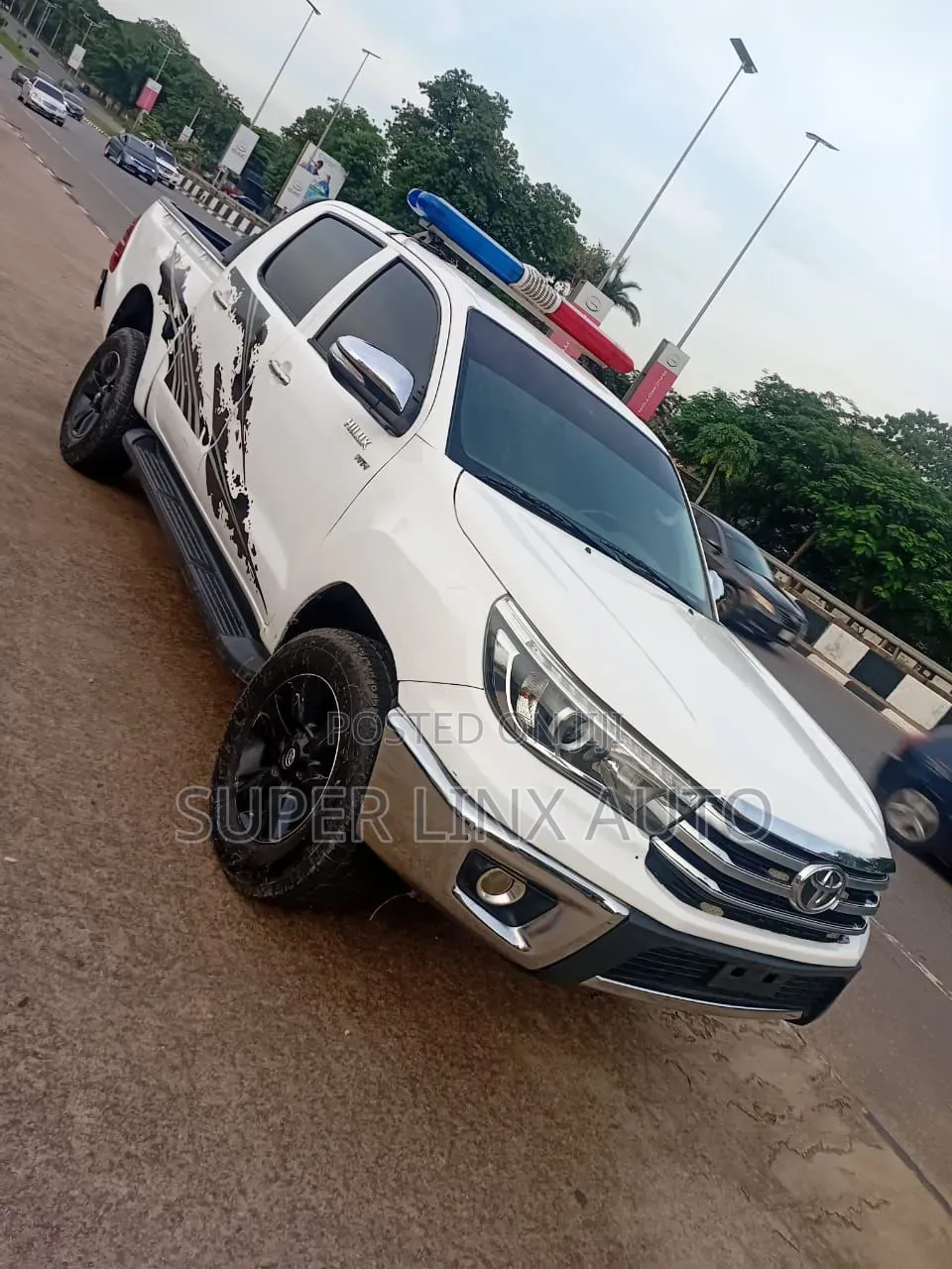 Toyota Hilux 2015 White