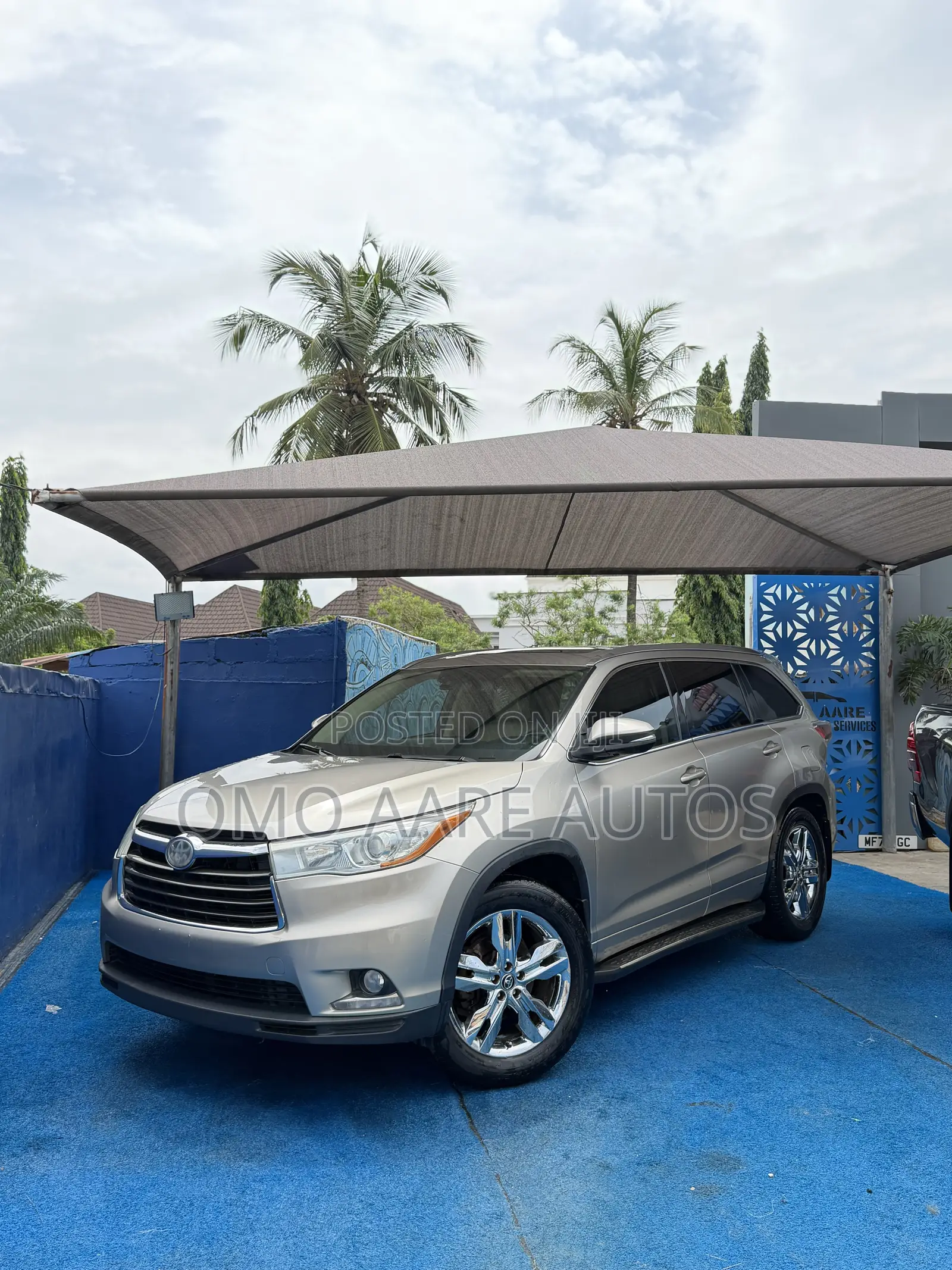 Toyota Highlander Limited Platinum V6 4x4 (3.5L 6cyl 6A) 2016 Gold