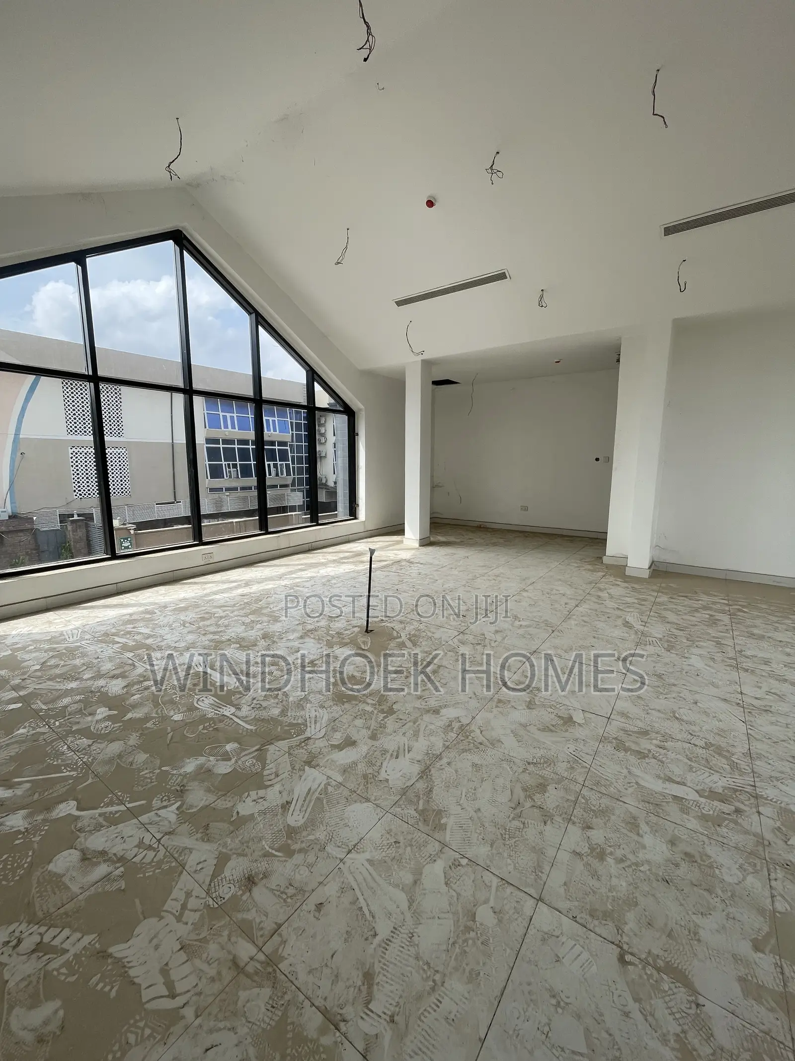 Duplex Shop/Office Space Measuring 190sqms
