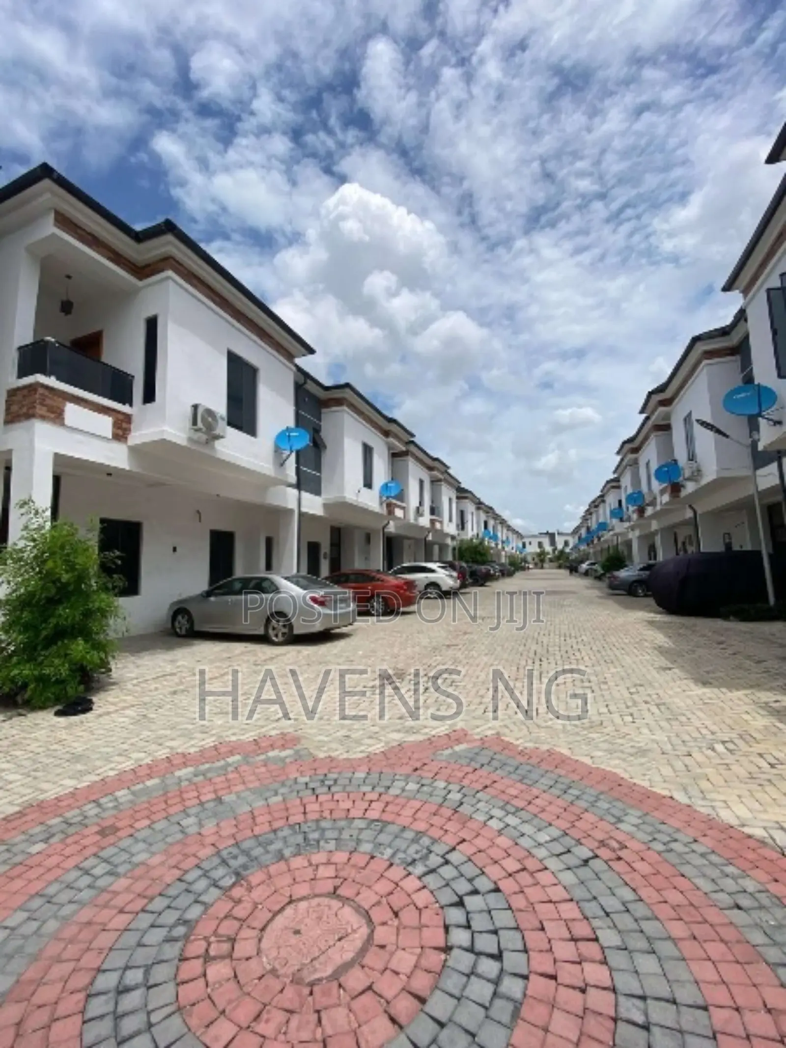 4bdrm Duplex in Ikota for sale