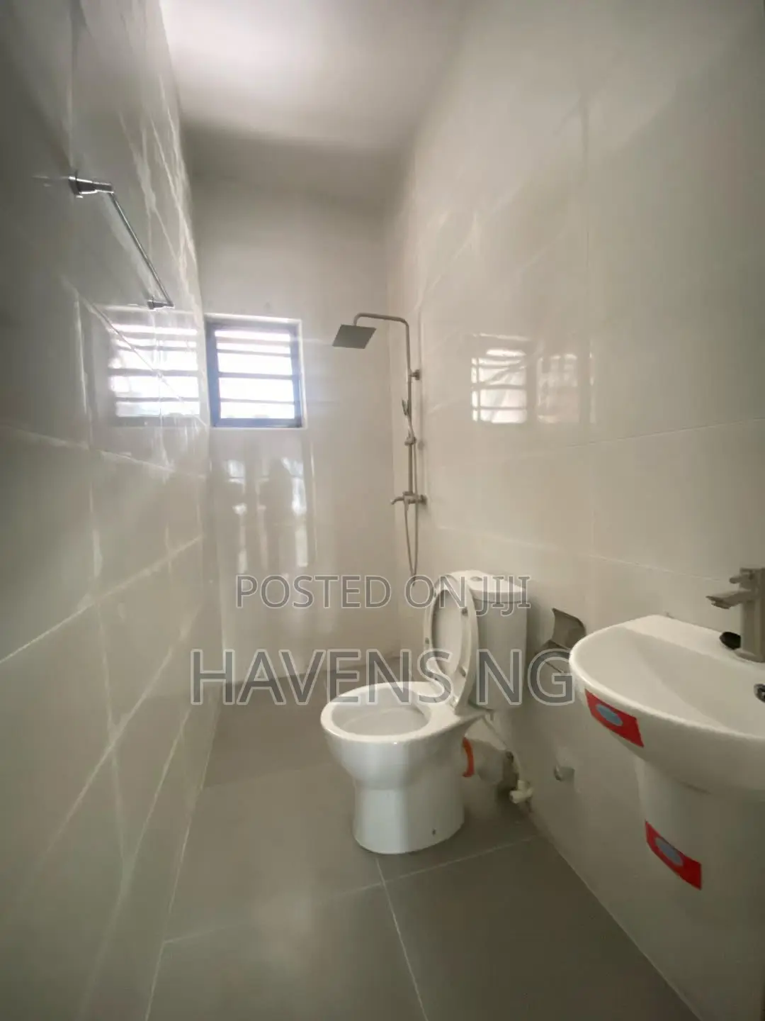 4bdrm Duplex in Ikota for sale