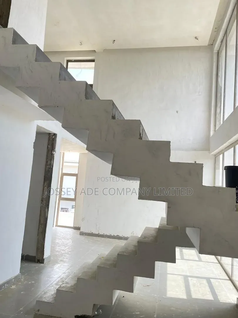 Furnished 4bdrm Duplex in Baruwa for sale