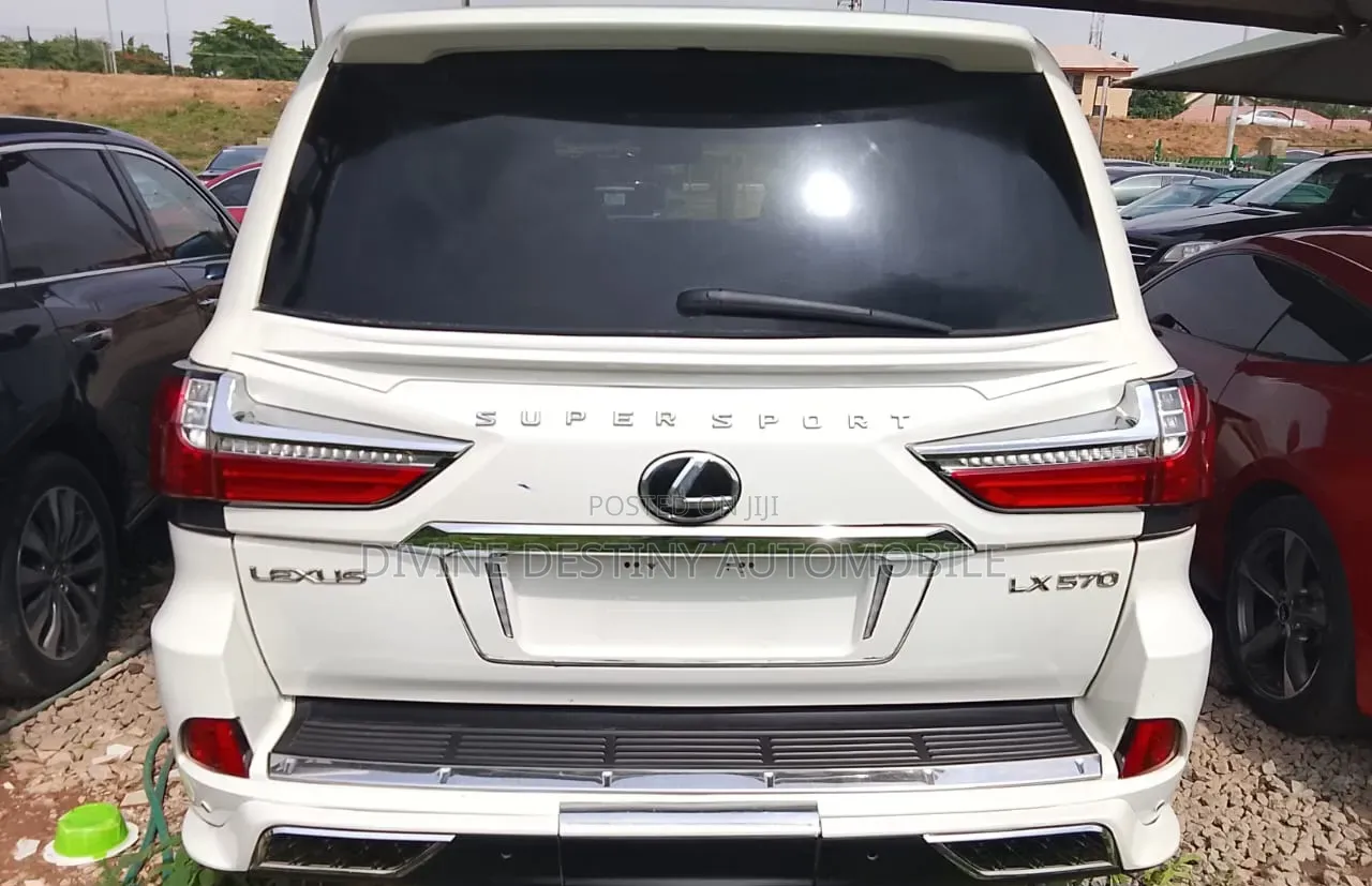 Lexus LX 2020 White