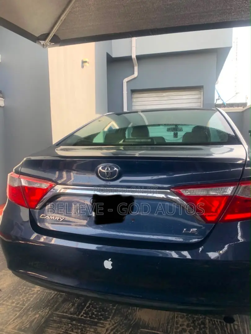 Toyota Camry LE 4dr Sedan (2.5L 4cyl 6A) 2015 Blue
