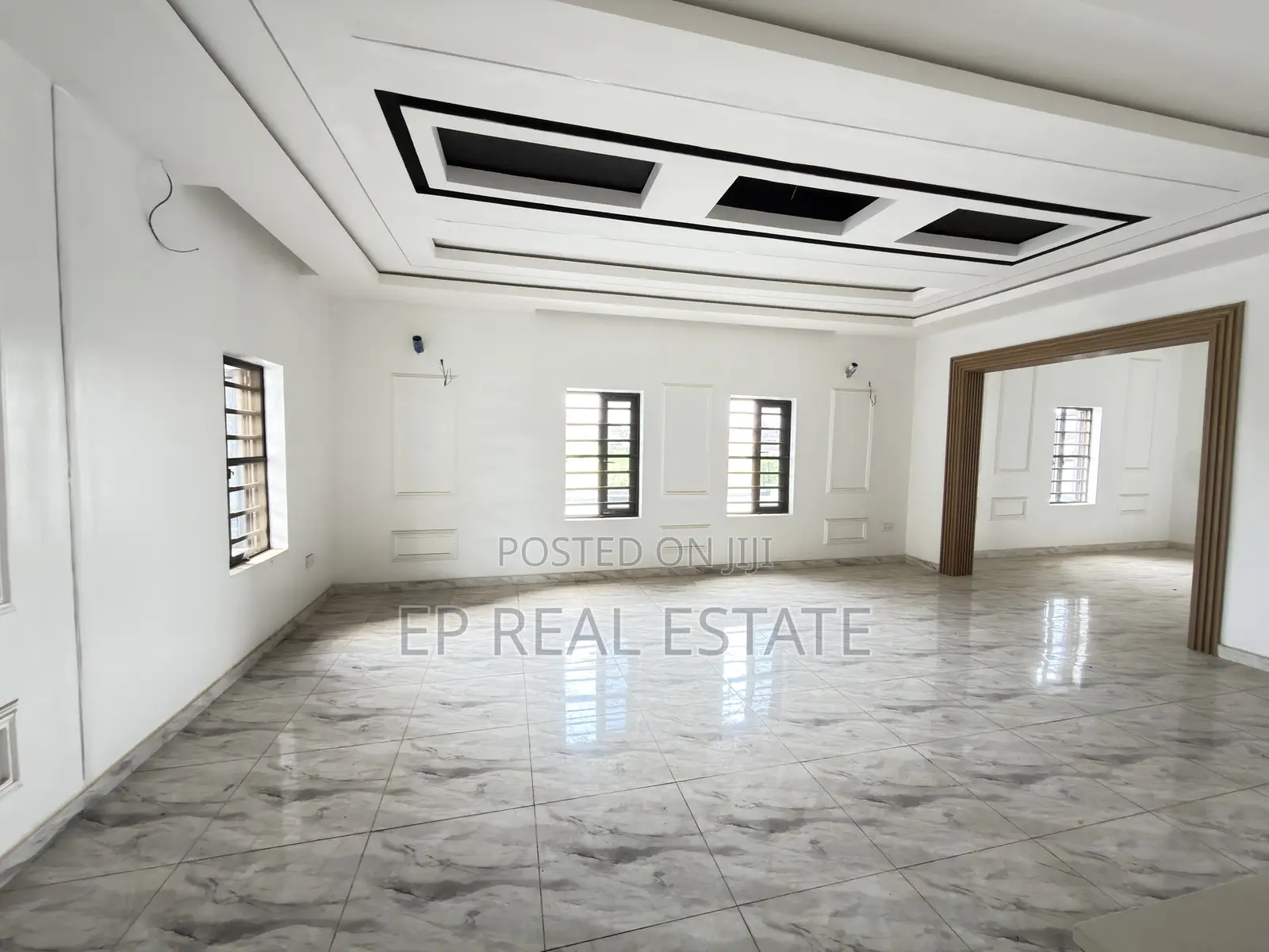 6bdrm Duplex in Dakwo District for sale
