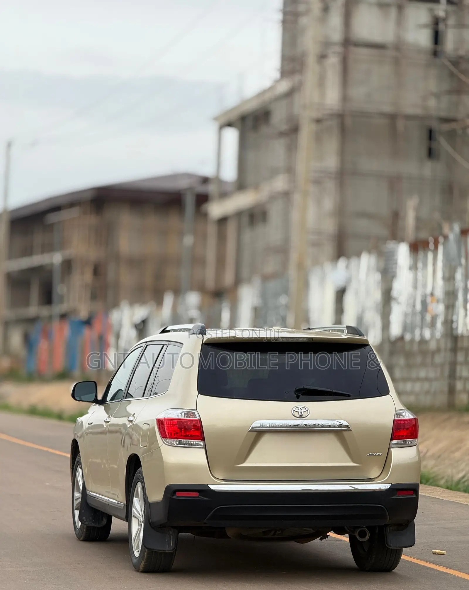 Toyota Highlander 2013 Gold