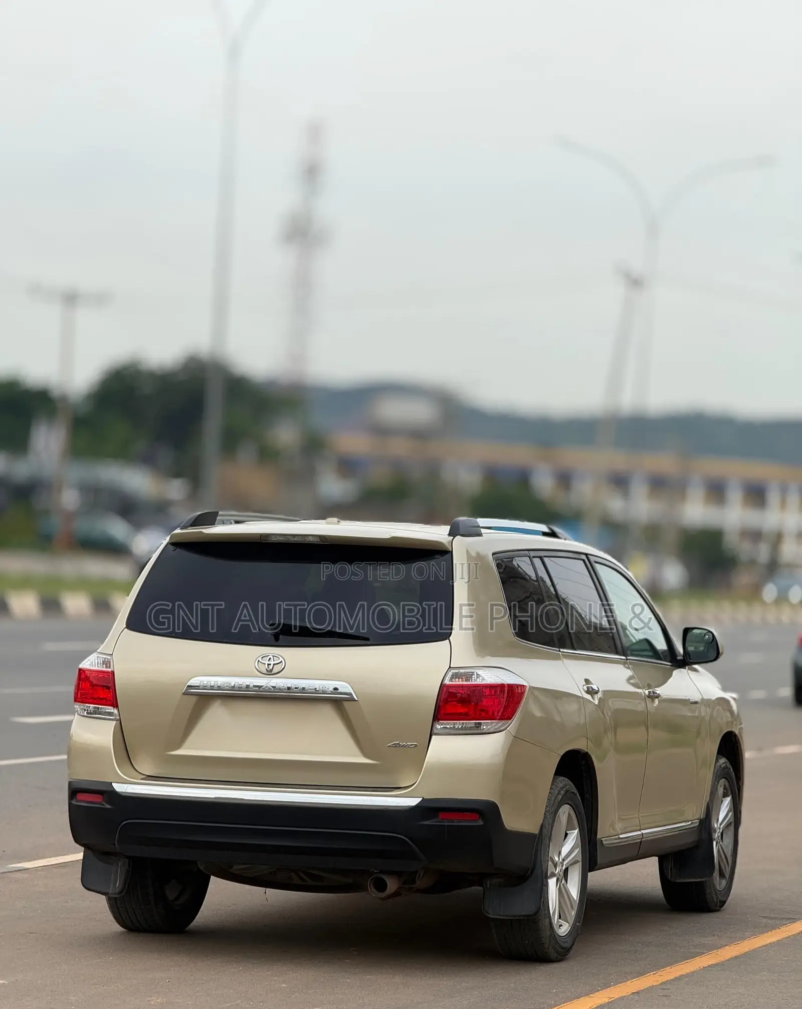 Toyota Highlander 2013 Gold