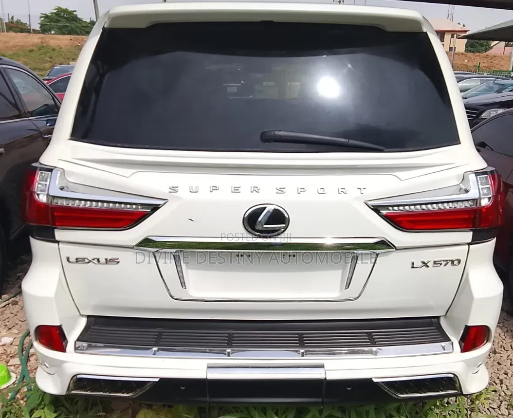 Lexus LX 2020 White