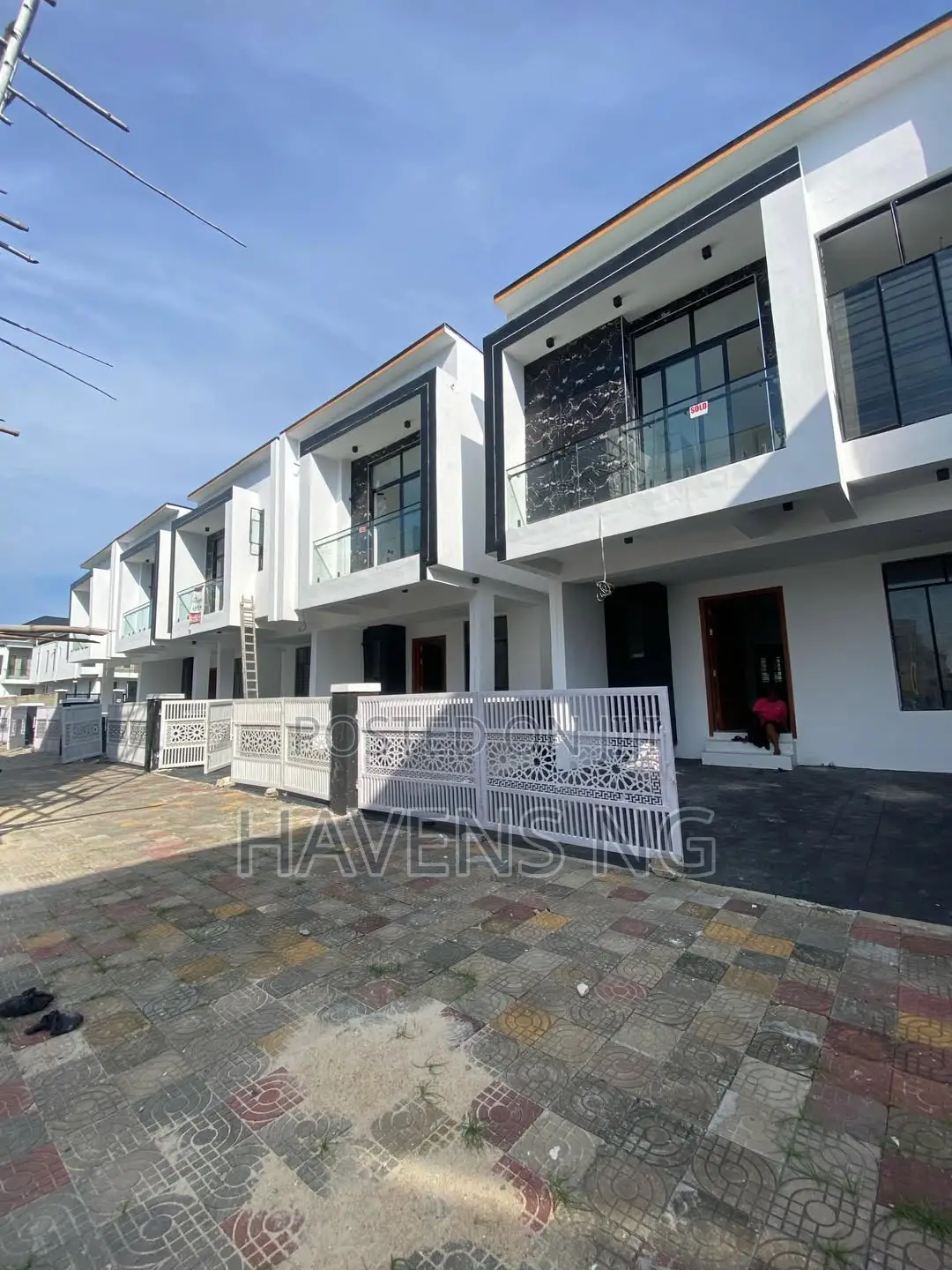 4bdrm Duplex in Ikota for sale