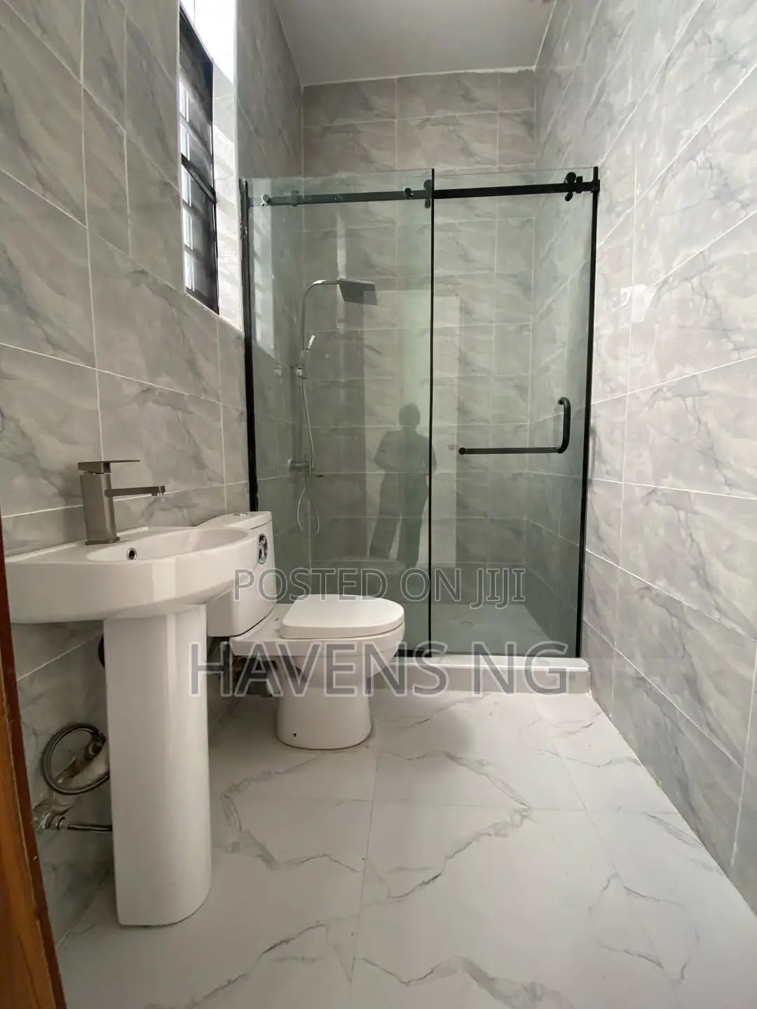 4bdrm Duplex in Ikota for sale