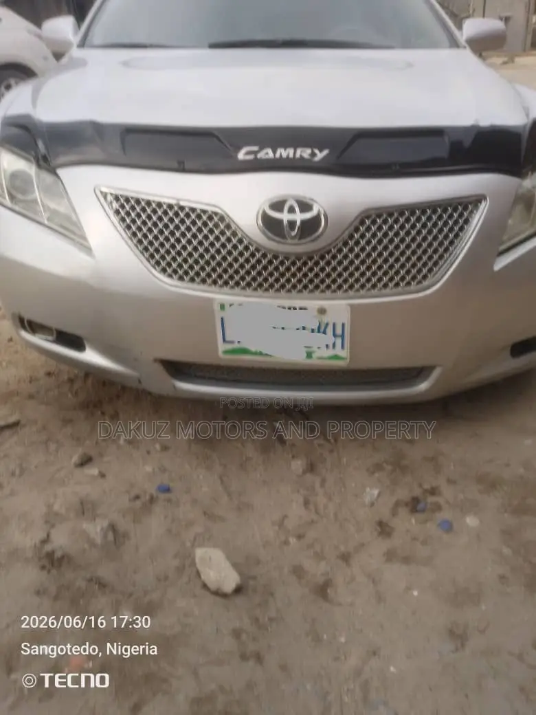 Toyota Camry 2009 Silver