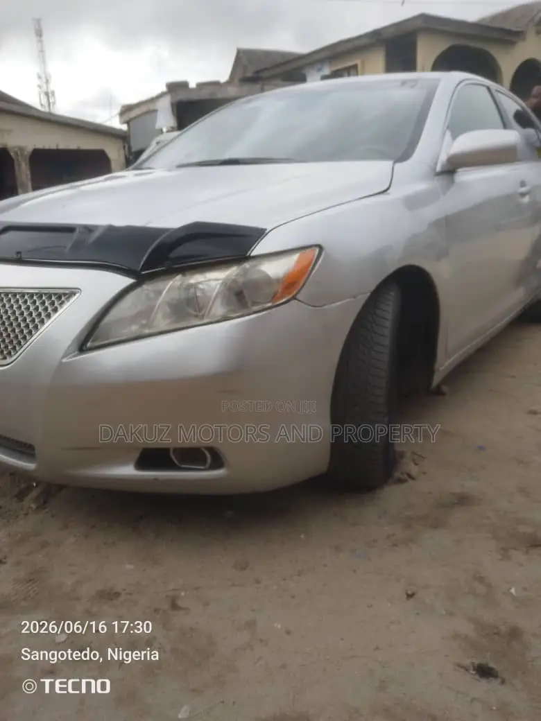 Toyota Camry 2009 Silver