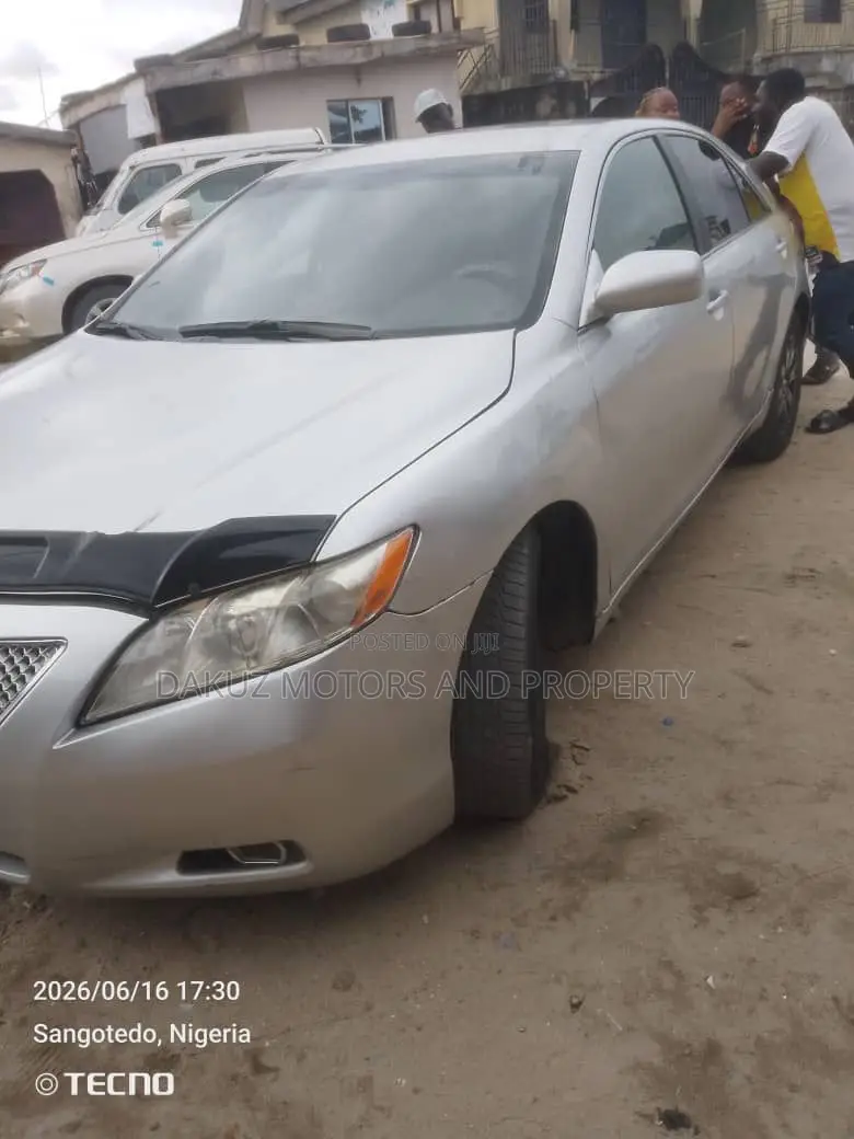 Toyota Camry 2009 Silver