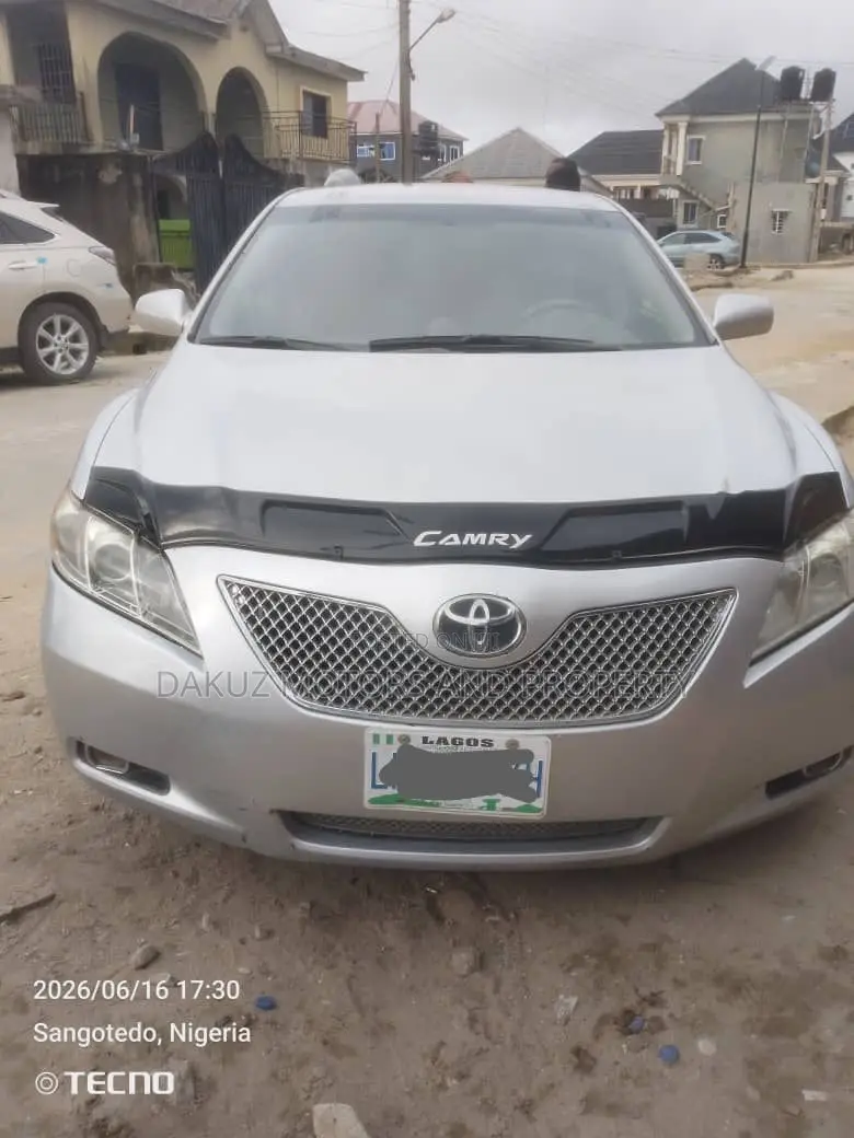 Toyota Camry 2009 Silver
