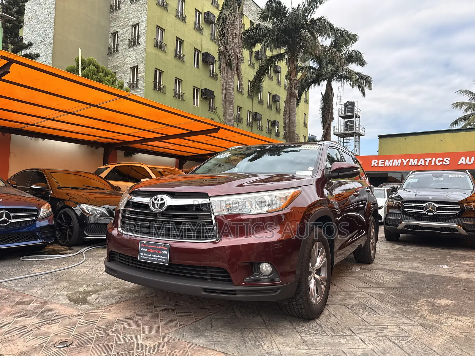 Toyota Highlander XLE AWD 2020 Burgundy