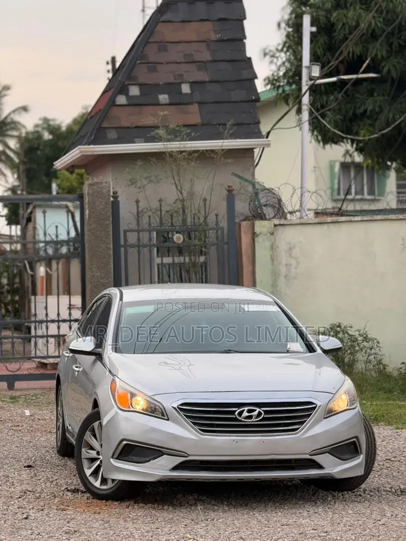 Hyundai Sonata Sport 4dr Sedan (2.4L 4cyl 6A) 2015 Silver