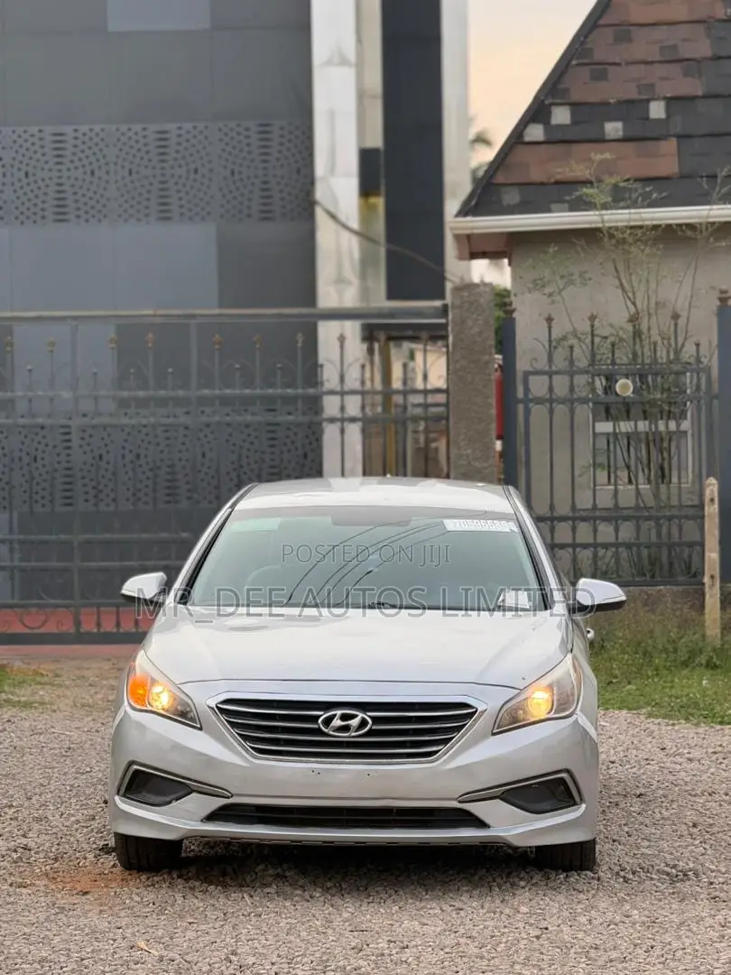 Hyundai Sonata Sport 4dr Sedan (2.4L 4cyl 6A) 2015 Silver