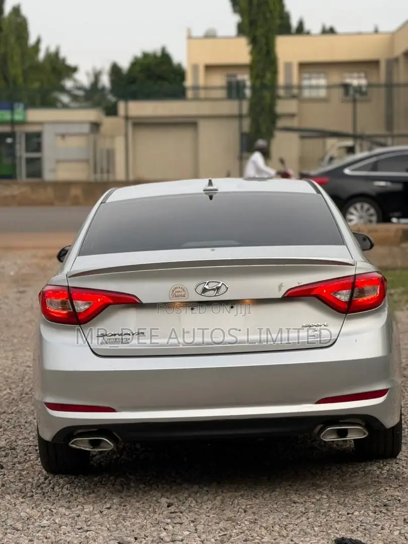 Hyundai Sonata Sport 4dr Sedan (2.4L 4cyl 6A) 2015 Silver