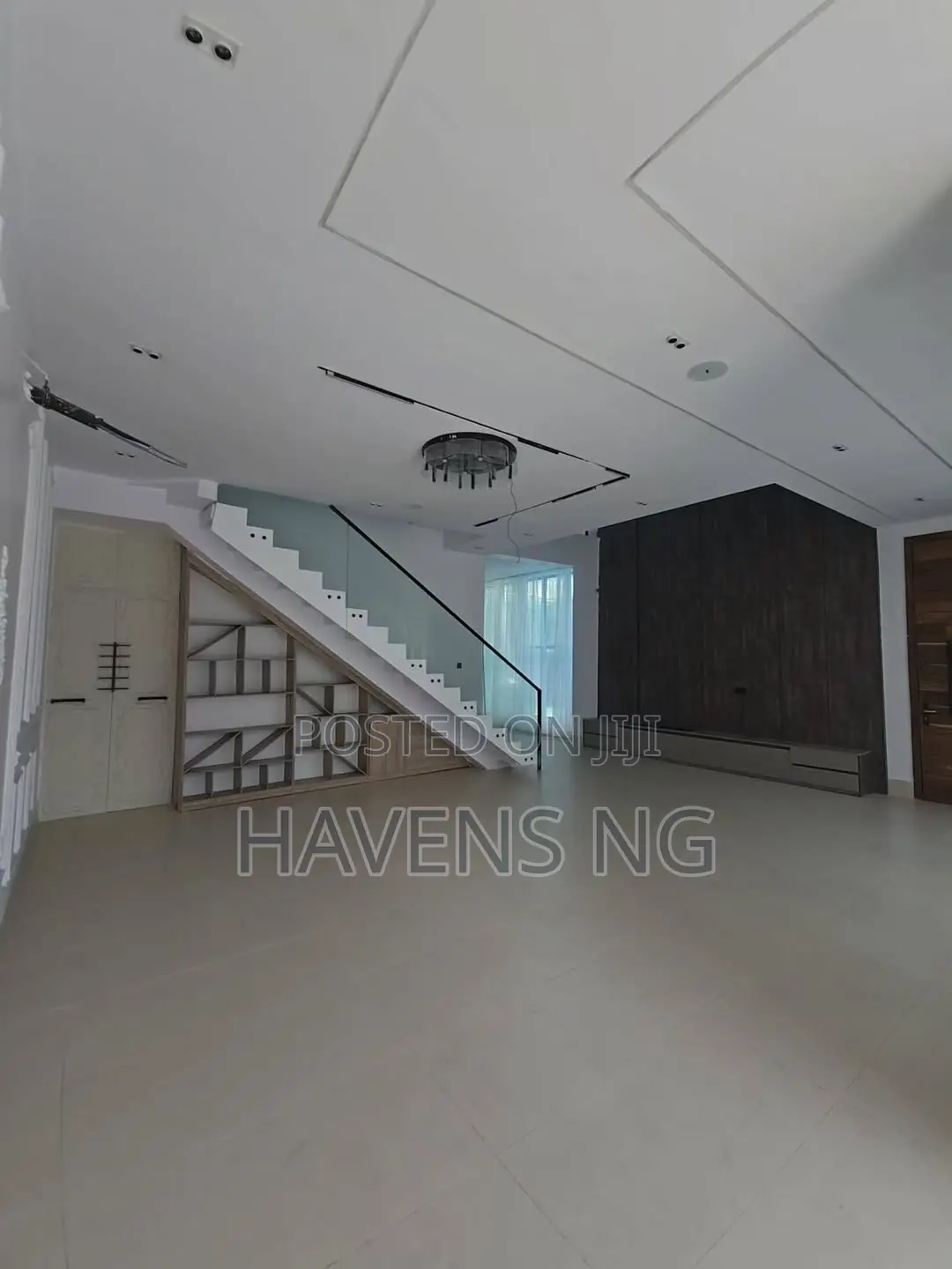5bdrm Duplex in Lekki Phase 2 for sale
