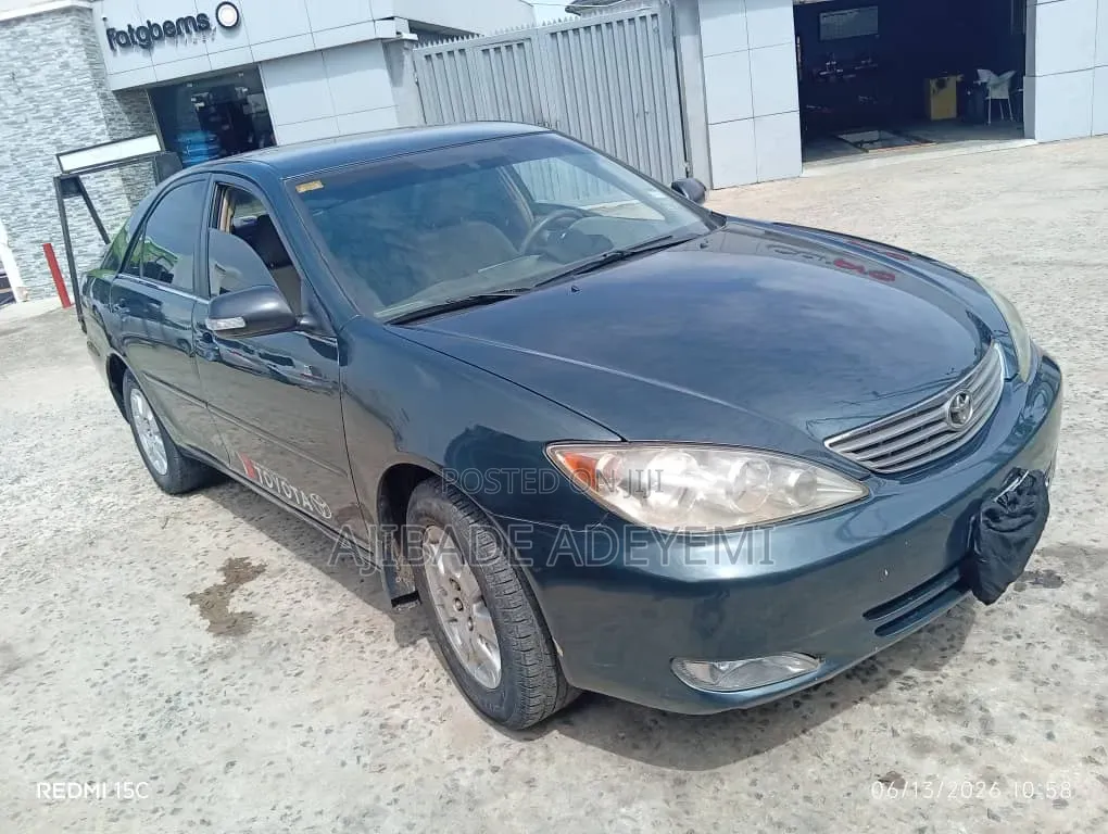 Toyota Camry LE 4dr Sedan (2.4L 4cyl 5M) 2003 Green