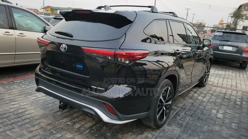 Toyota Highlander XSE 2022 Black