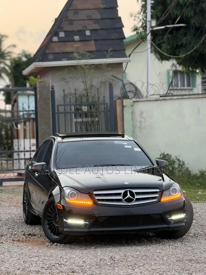 Mercedes-Benz C300 2013 Black