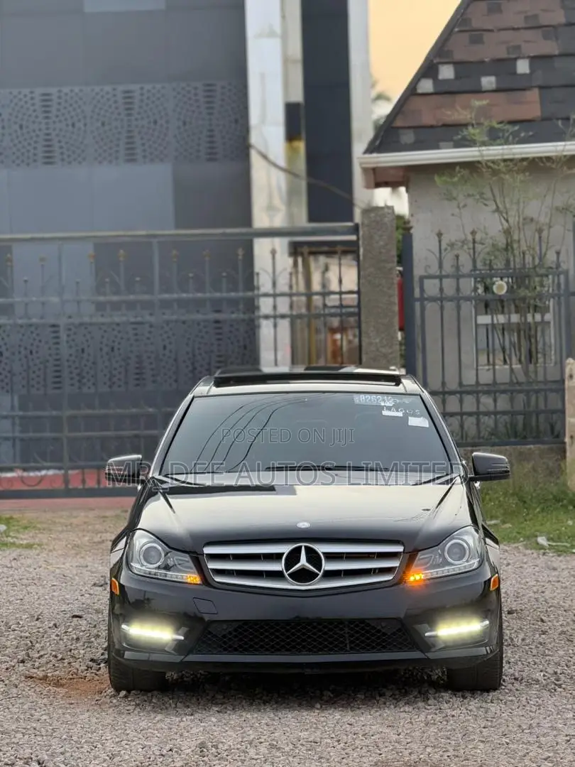Mercedes-Benz C300 2013 Black
