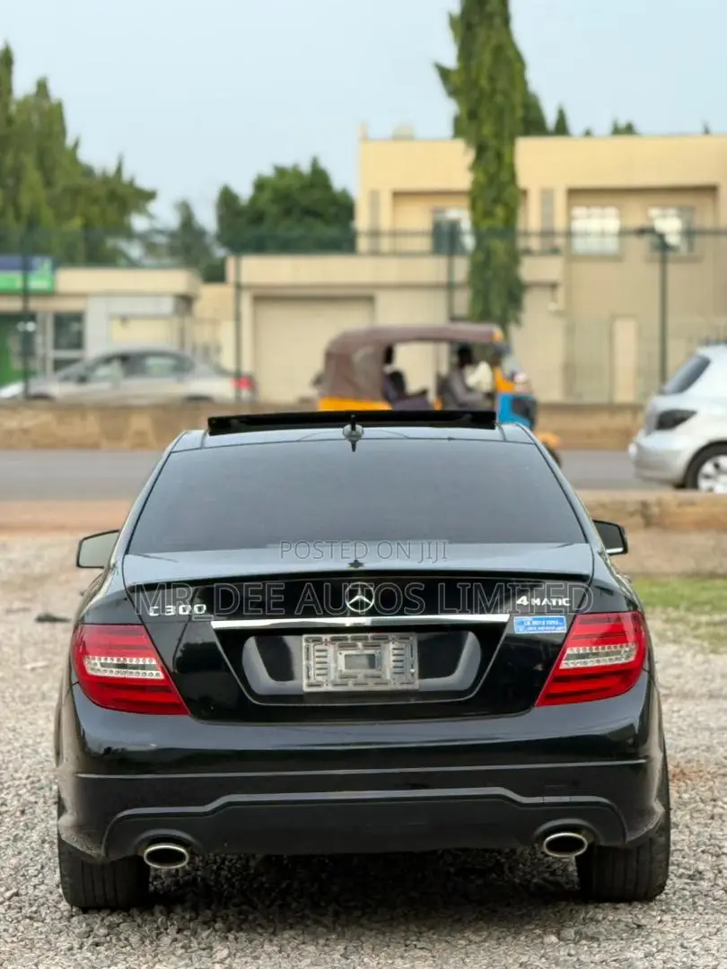 Mercedes-Benz C300 2013 Black