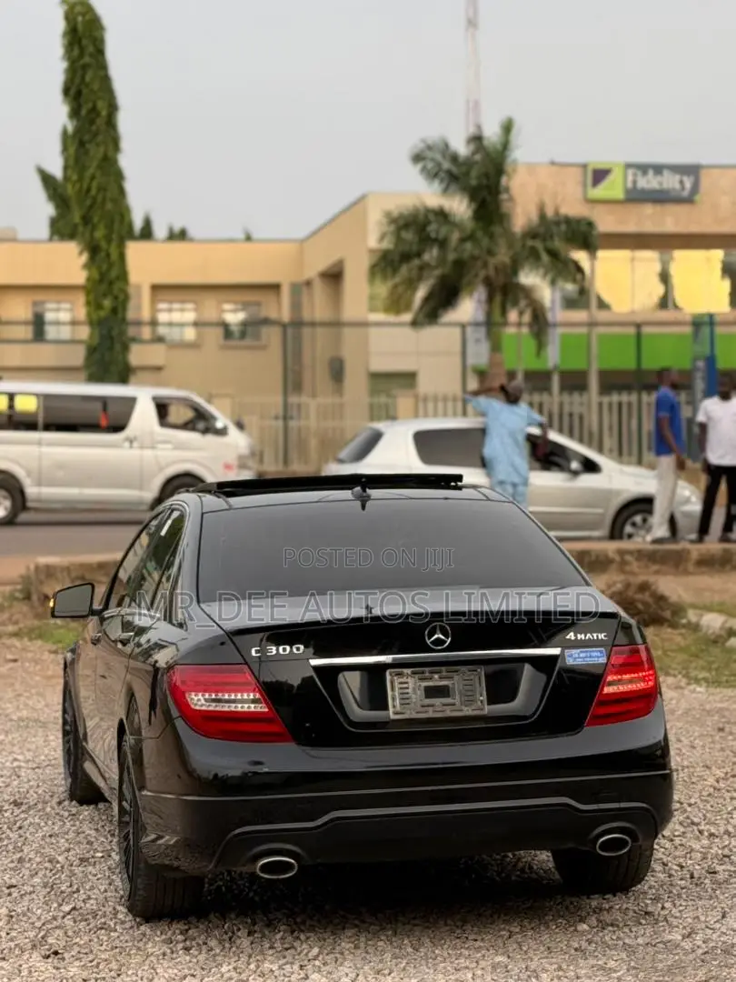 Mercedes-Benz C300 2013 Black
