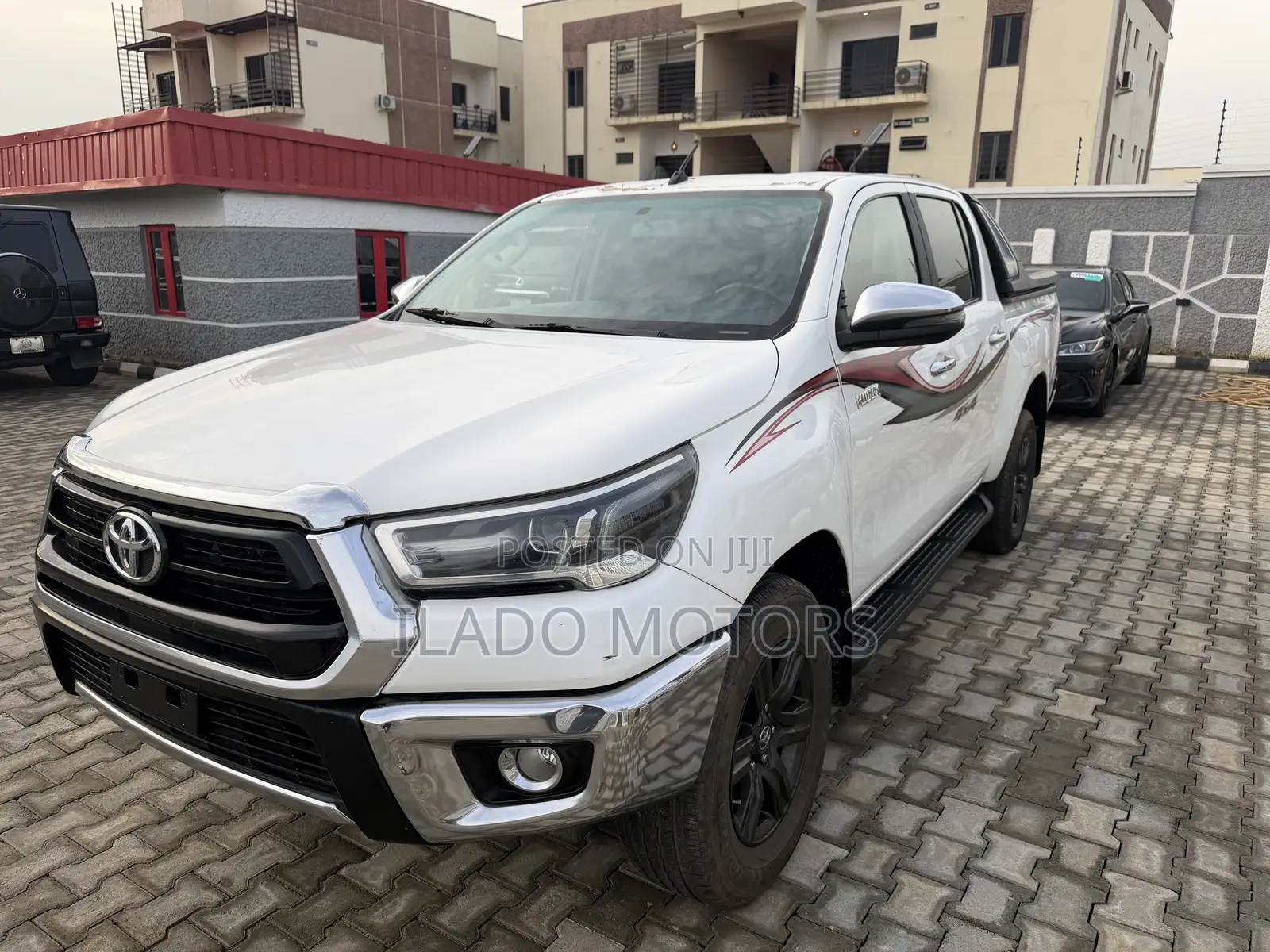 Toyota Hilux 2021 White