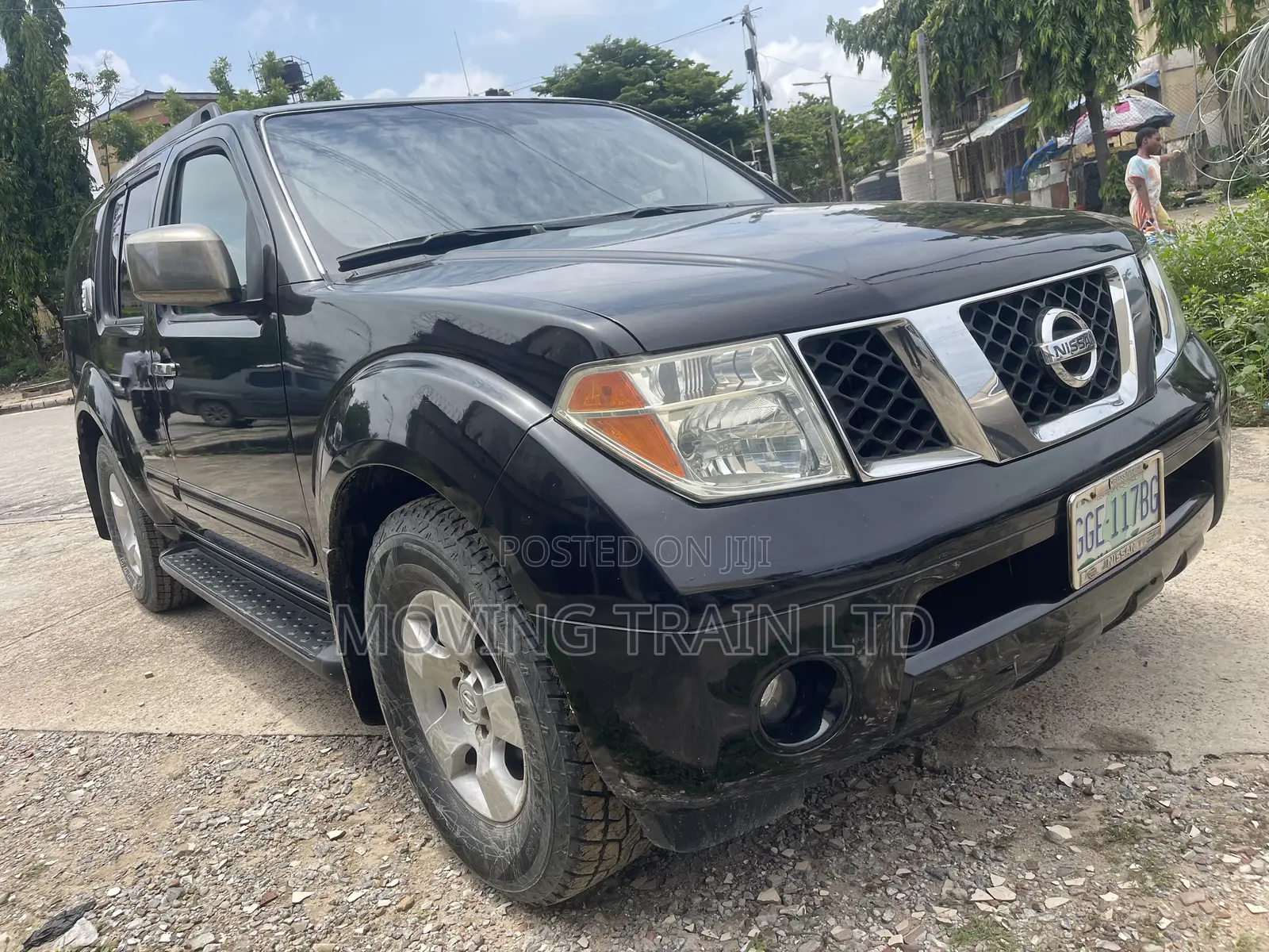 Nissan Pathfinder SE 2005 Black