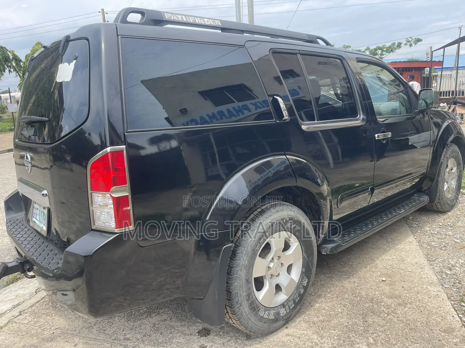 Nissan Pathfinder SE 2005 Black