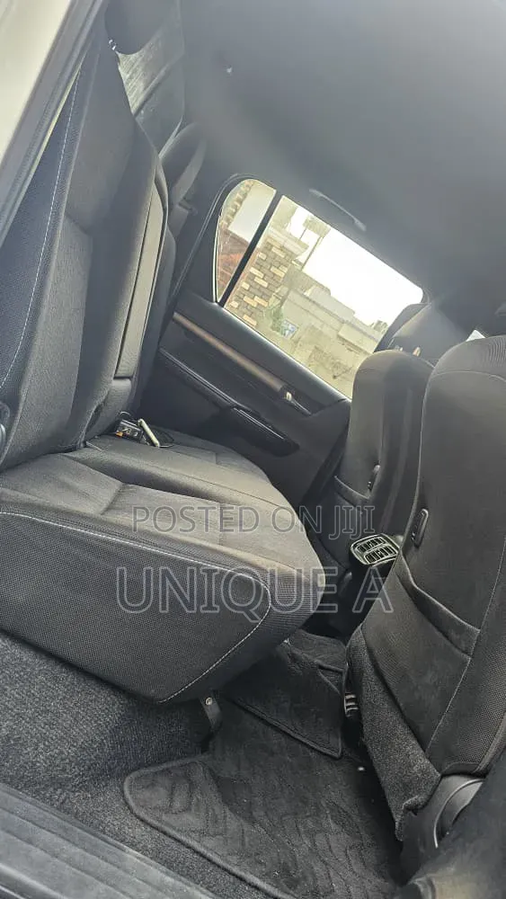 Toyota Tundra 2022 White