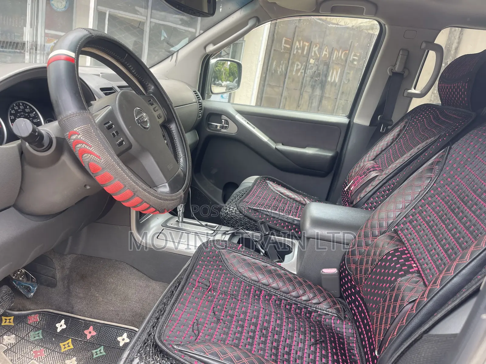 Nissan Pathfinder SE 2005 Black