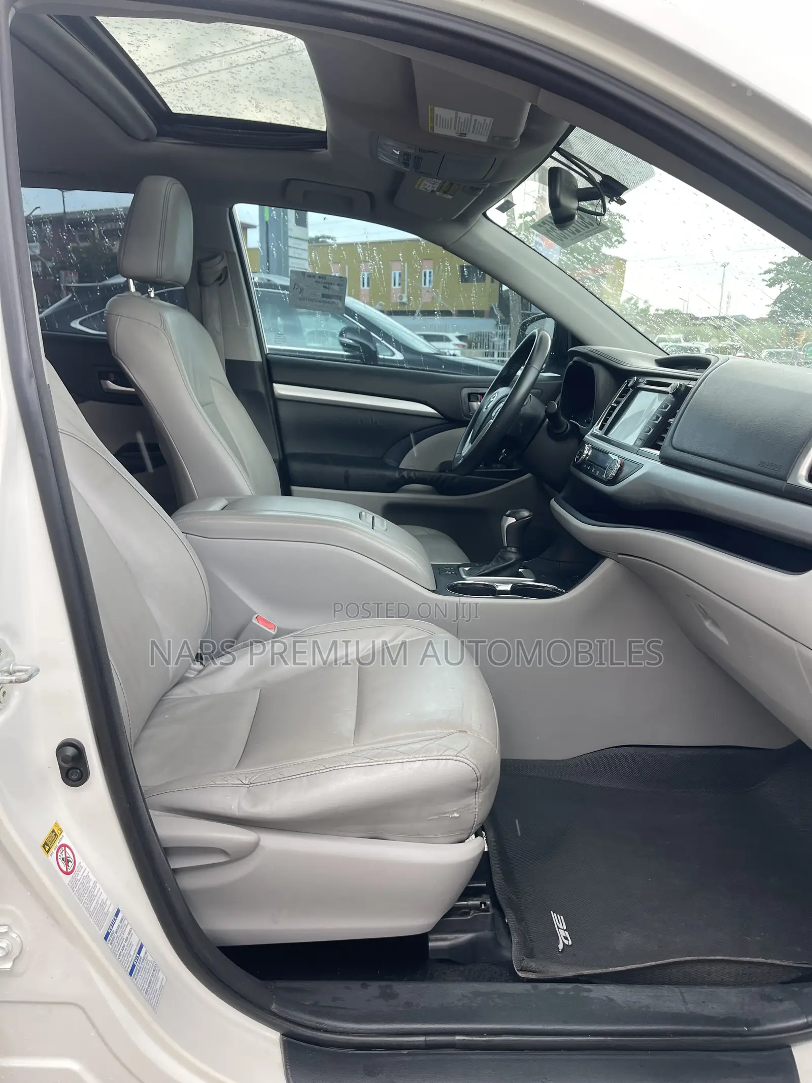 Toyota Highlander XLE 4dr SUV AWD (3.5L 6cyl 6A) 2014 White
