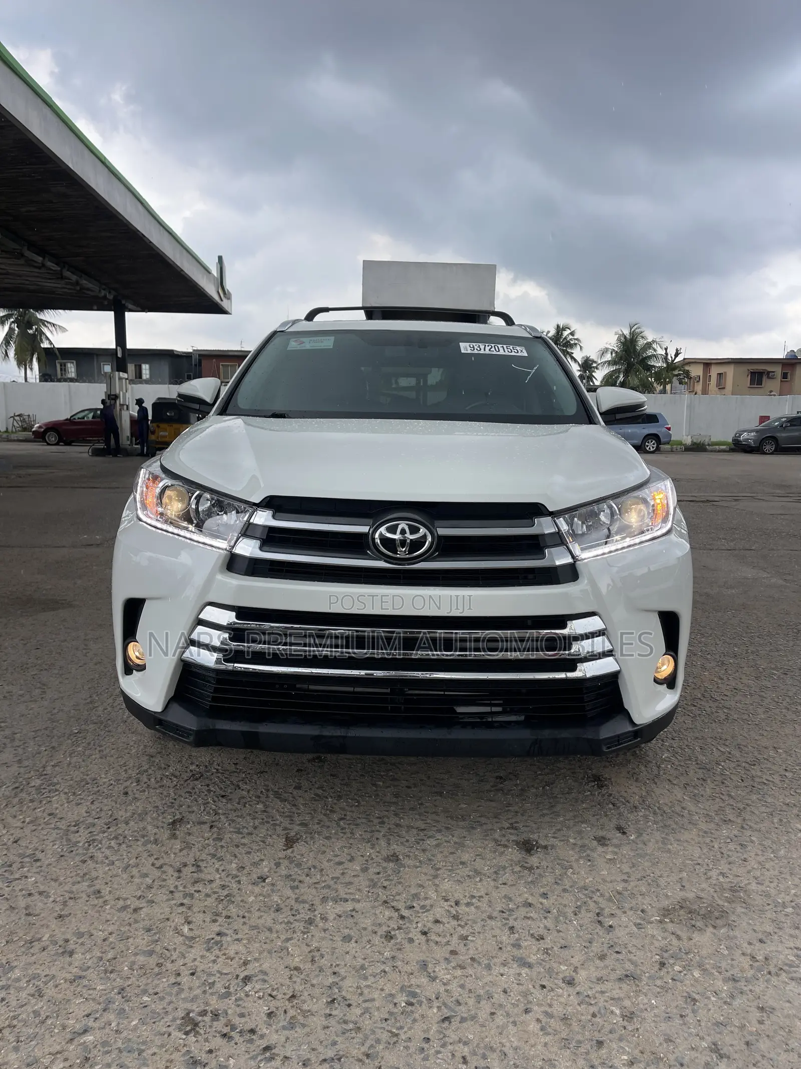 Toyota Highlander XLE 4dr SUV AWD (3.5L 6cyl 6A) 2014 White