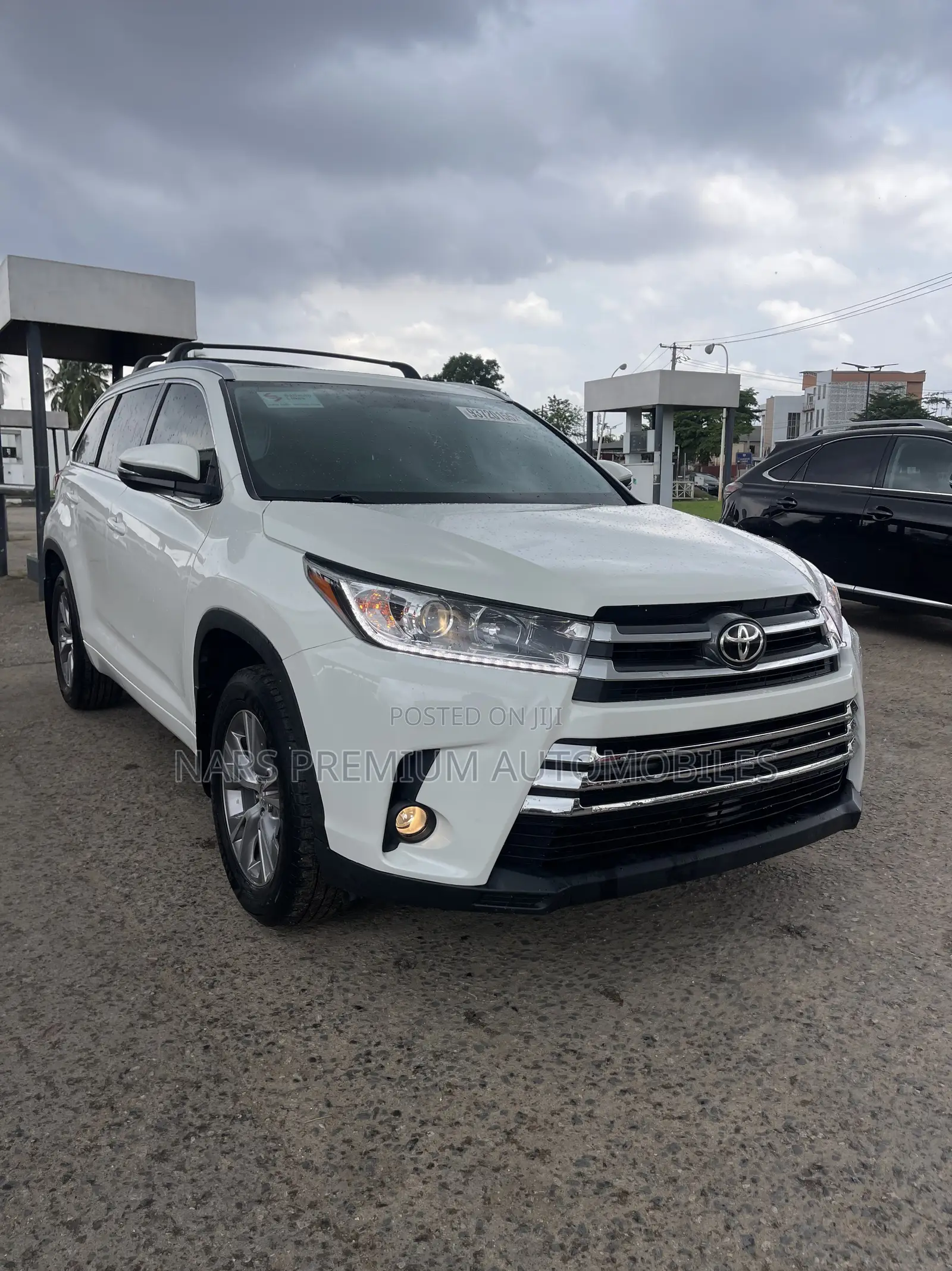 Toyota Highlander XLE 4dr SUV AWD (3.5L 6cyl 6A) 2014 White