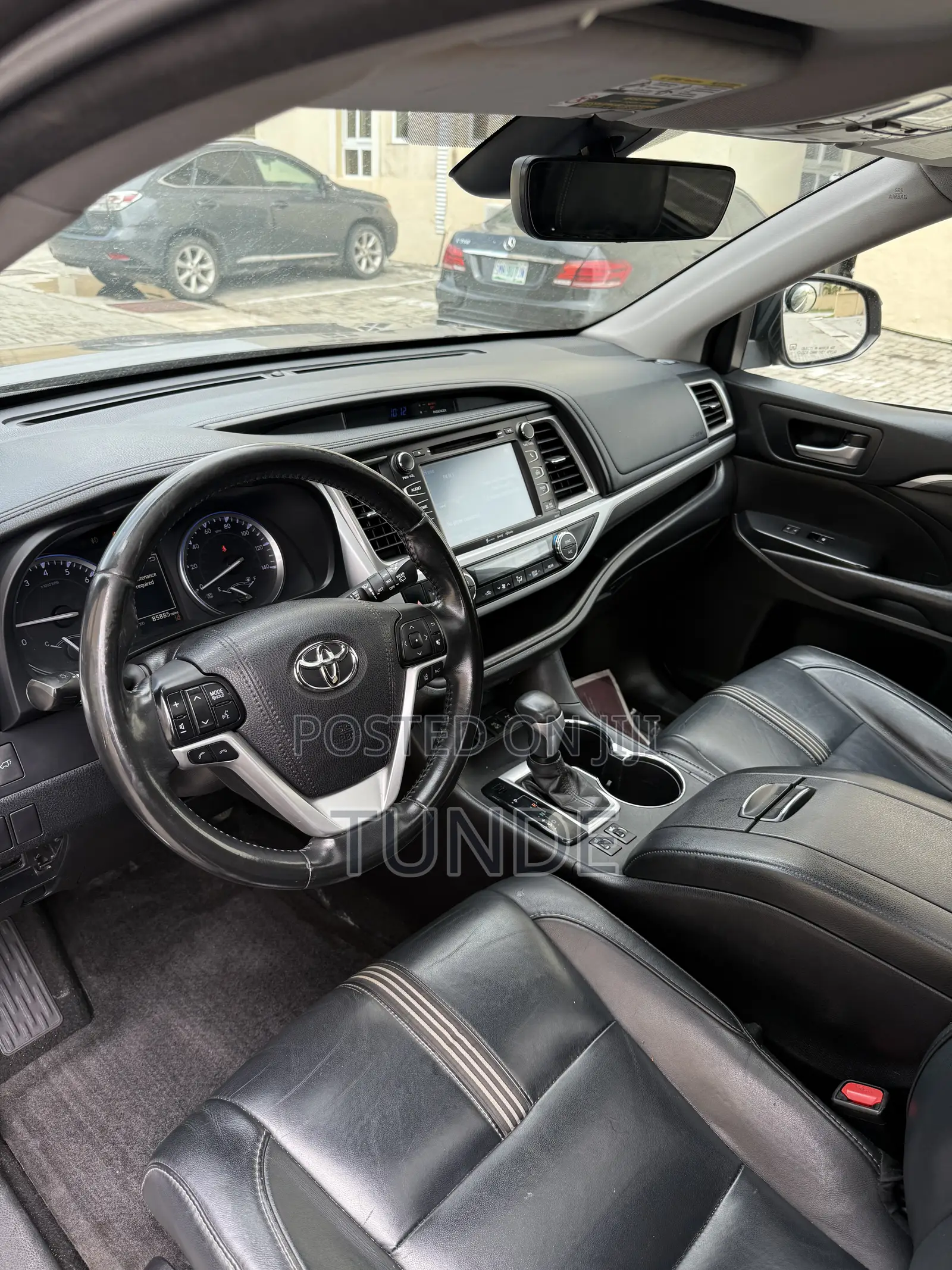 Toyota Highlander SE 4x4 V6 (3.5L 6cyl 8A) 2018 Gray