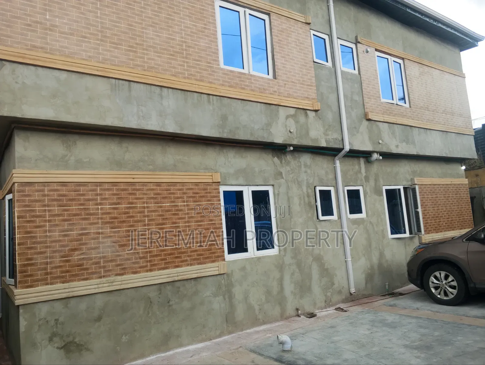 10bdrm Apartment in Udozi, Berger for rent