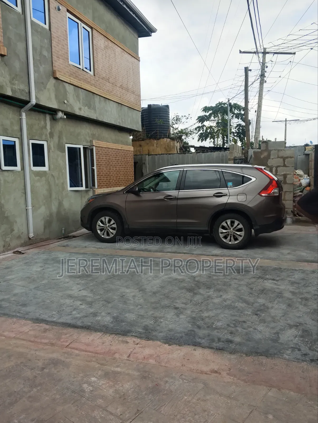 10bdrm Apartment in Udozi, Berger for rent