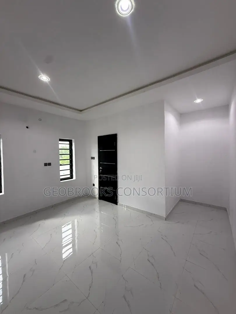 4bdrm Duplex in Rayfield Gardens, Iwo Road for sale
