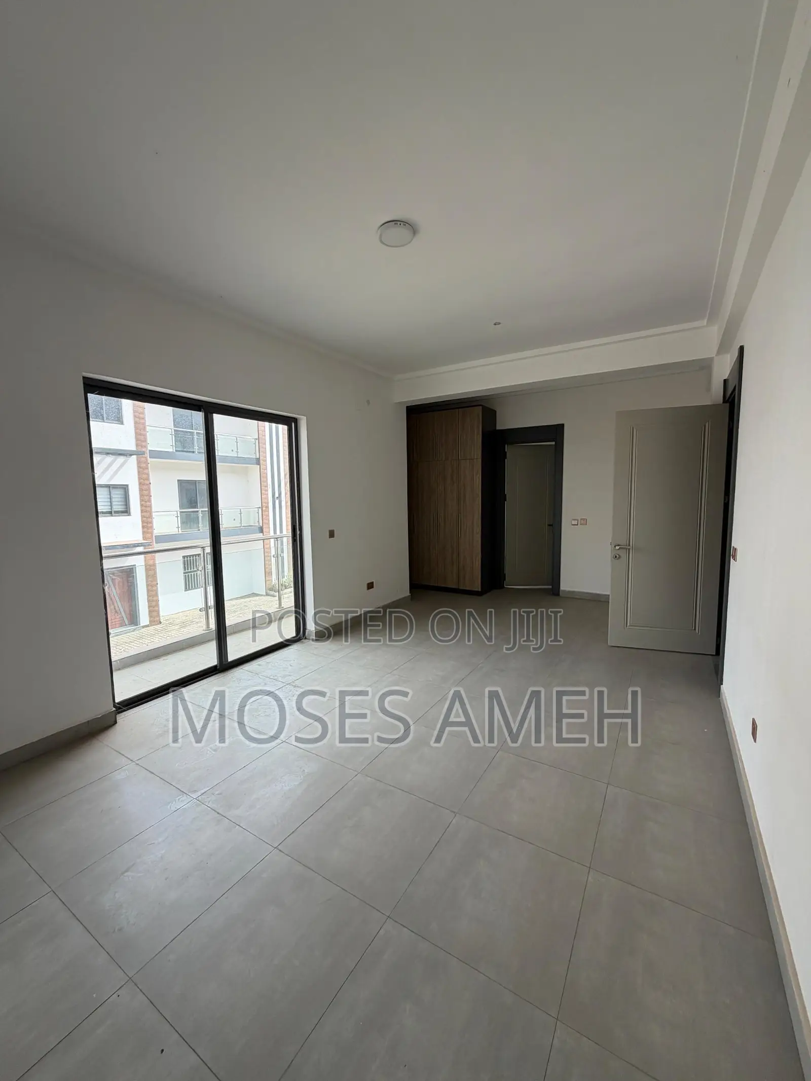 5bdrm Duplex in Jahi for sale