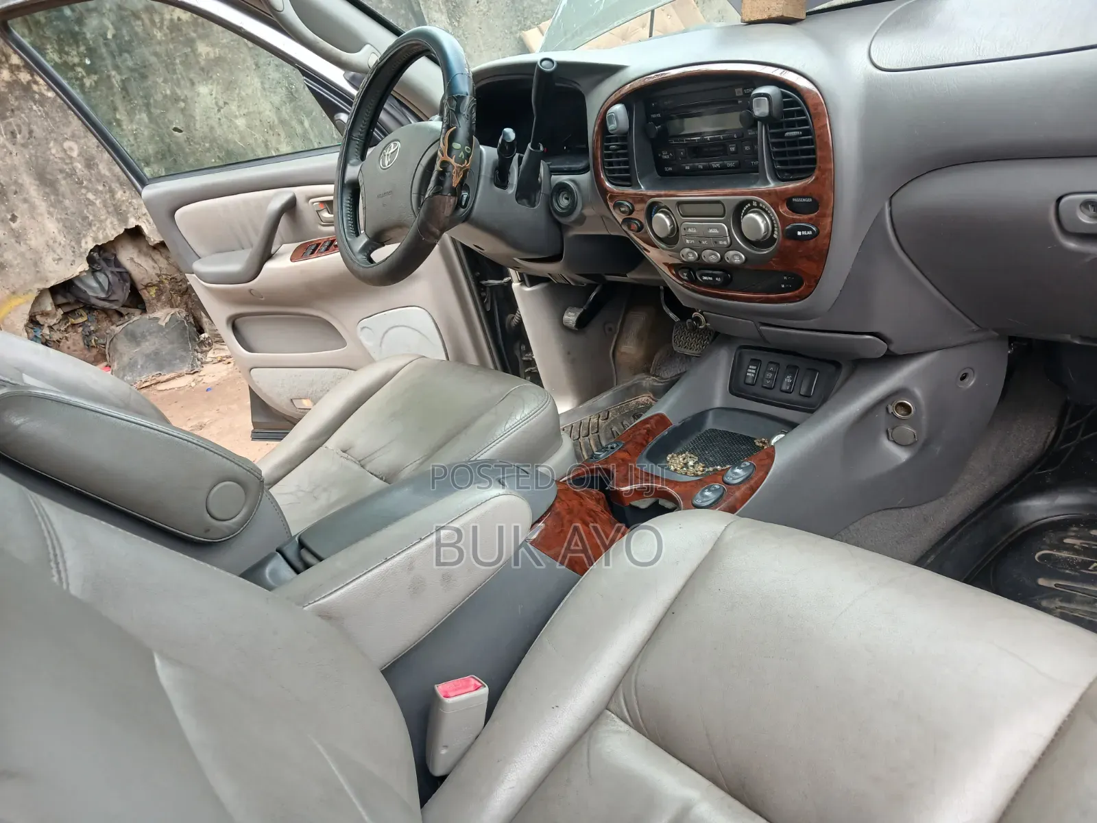 Toyota Sequoia 2006 Gold