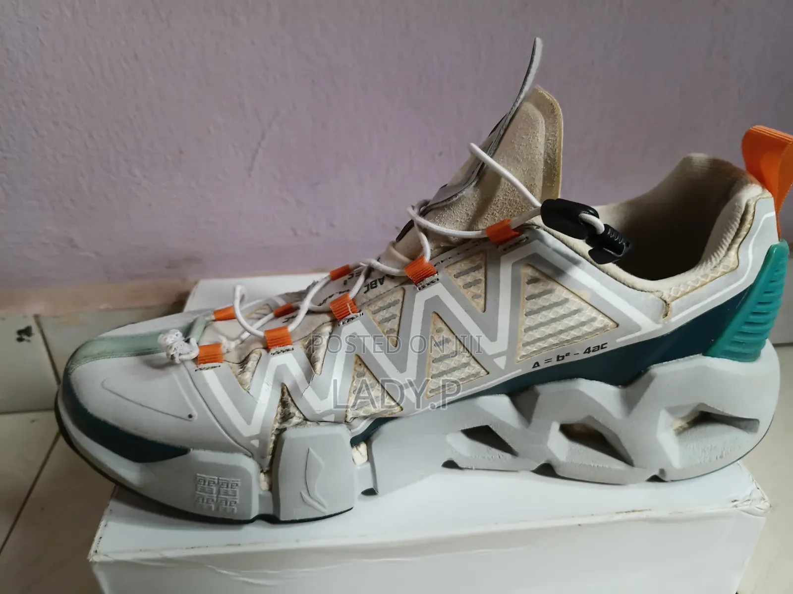 Li-Ning Essence 2.3 Delta Shield Sneakers- Size 43