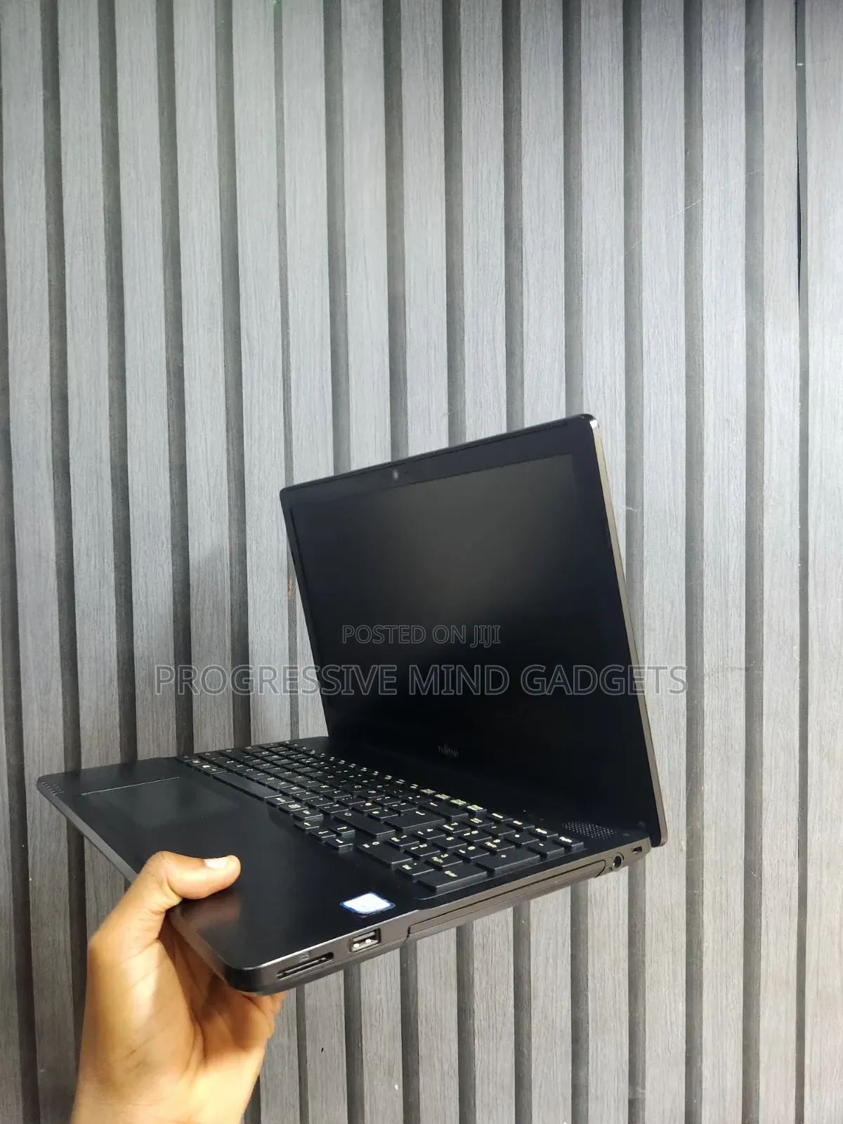Laptop Fujitsu Lifebook A555 8GB Intel Core i5 SSHD (Hybrid) 128GB