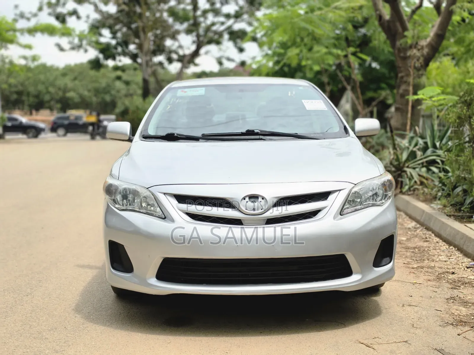 Toyota Corolla LE 4dr Sedan (1.8L 4cyl 4A) 2012 Silver