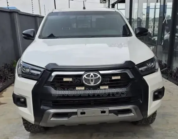 Toyota Hilux 2021 Off white