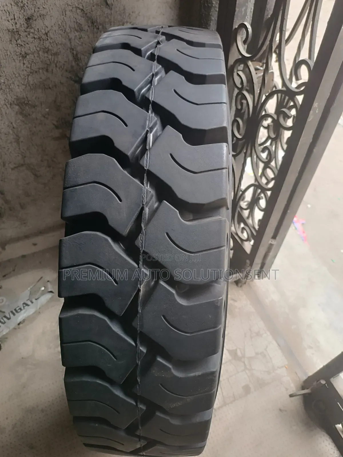 Brand New 11.00-20 Solid Forklift Tyre
